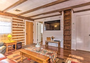 Maltese Ranch Cabin Near Medora Attractions!