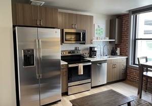 Marvelous 1 Bed Riverfront Park Travel Apartment