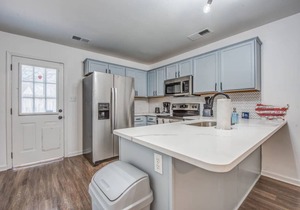 Mins to Downtown & U of Memphis! High Point Duet 2