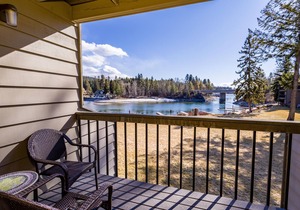 Minutes to Flathead Lake & walking distance to river - Marina Cay Bigfork Studio