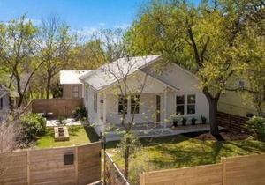 Modern Cottage & Gardens off South Congress