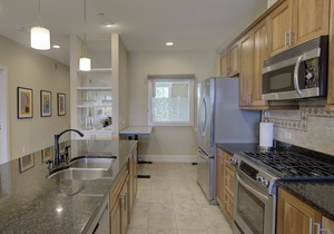 Modern Décor & Mountain Views-Seasons at Sandpoint