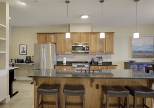 Modern Décor & Mountain Views-Seasons at Sandpoint