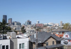 Modern Townhome in Seattle’s Central District with Rooftop