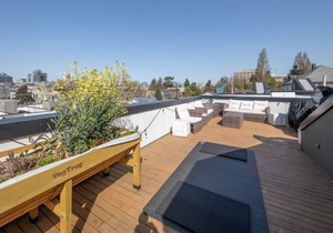 Modern Townhome in Seattle’s Central District with Rooftop