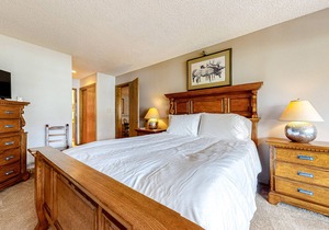 Mountain condo with easy ski access, free WiFi, & views