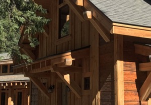 MTNLUX Loft Creekside Sauna & Hot tub