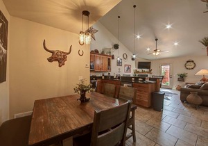 Near Arches Park w/Private Hot Tub! En-Suite Bathrooms For All Bedrooms!