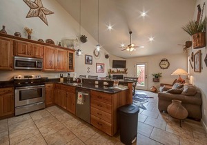Near Arches Park w/Private Hot Tub! En-Suite Bathrooms For All Bedrooms!