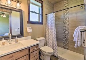 Newly Built Kalispell Home - 28 Mi to Glacier NP!
