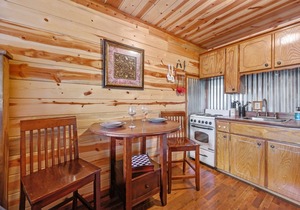 Newly Renovated - Osage 1 Bedroom with Hot Tub near the Lake!