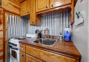 Newly Renovated - Osage 1 Bedroom with Hot Tub near the Lake!