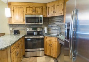 Newly updated in Canyons Village Next to Slopes