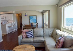 Oceanfront duplex sleeping 6-breathtaking views of Nantucket Sound