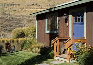 Outpost: Creekside Alpine Cottage Five
