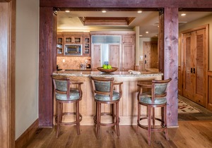 Outpost: Crystal Springs 301 - AC & Next To Tram!