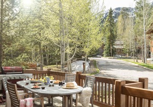Outpost: Granite Ridge Homestead 3100 - Hot Tub!