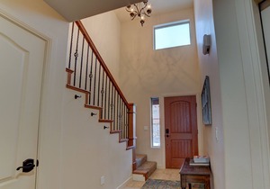 PetFriendlyHome/Private HOT TUB with a lots of space to relax inside and outside