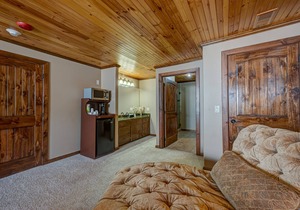 Private Room at Willow Creek Falls Lodge