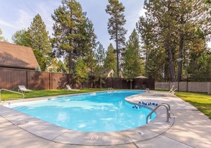 RANC16 - Cozy Cabin, Community Pool