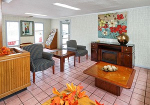 Red Carpet Inn - Louisville