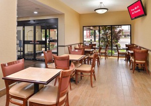 Red Roof Inn & Suites Columbus West Broad