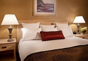 Relaxing Overnight Stay! Free Parking & Continental Breakfast, Pet-friendly