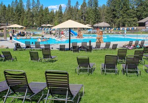 Remodeled home with hot tub, SHARC passes, close to Sunriver Village - dogs OK
