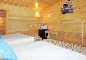 Resort Swimming Pool, Fire Pit, Grill, and Bocce Ball Court - Sleeps 4!
