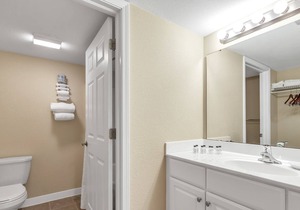 Retreat to the Tranquil Glacier Suite on Kelleys Island 227