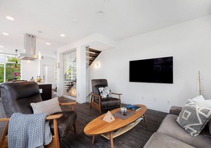 Rooftop Views Walkable to Seattle Center, Gates, Amazon 2BR 3BA