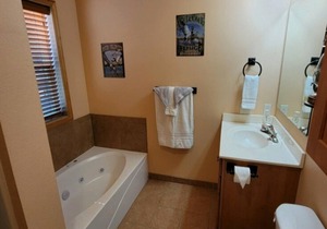 Room 3 at Wolf Creek Lodge, Montana