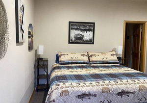 Room 4 @ Montana's Wolf Creek Lodge