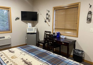 Room 4 @ Montana's Wolf Creek Lodge