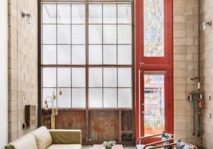 Room D at The Dutra Inn - Little Italy