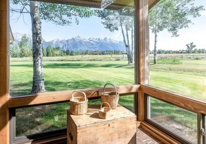 Roomy townhome next to golf course with lovely deck & Teton views from living room