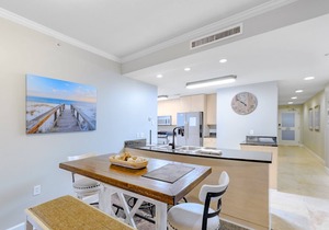 Sea Breeze 405: 2 BR, 2 BA Condominium in Biloxi, Sleeps 6