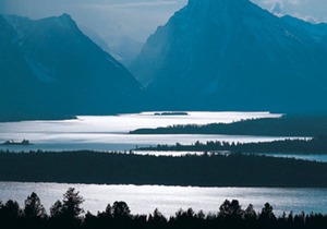 Seasons of superb recreation and scenery!