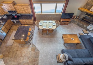 Ski-in/out condo w/great views, electric burning fireplace & great location! - Big Horn Powder Run