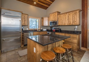 Ski-in/out condo w/great views, electric burning fireplace & great location! - Big Horn Powder Run