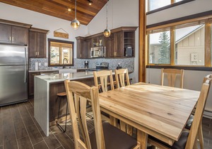 Ski In/Out home 50 steps to Bear Back Poma Lift w/steam shower - Big Horn Escape