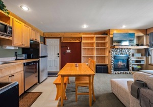 Ski in Ski out at Schweitzer Mountain Resort | Great Views | Cozy Condo