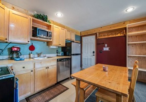 Ski in Ski out at Schweitzer Mountain Resort | Great Views | Cozy Condo