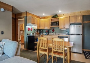 Ski in Ski out at Schweitzer Mountain Resort | Great Views | Cozy Condo