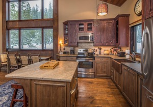 Ski-in/Ski-out condo just steps to the Bear Back Poma Lift | Big Horn Ski-in/Ski-out