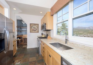 Ski-in/ski-out home w/great views & hot tub in Moonlight Basin - Saddle Ridge - Timber Wolf Chalet