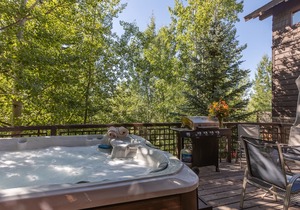 Ski-in, Ski-Out, Hot Tub, Granite Ridge Home in Teton Village