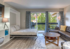 Slope Side Vacation Home Just Steps to lifts!! Luxury Amenities FREEWIFI & MORE!
