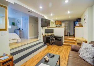 ✨ Smart & Modern Studio in the Heart of Wallingford ✨