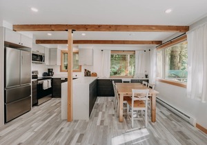 Snowline Cabin #48 - A Classic Family Cabin With an Outdoor Hot Tub!